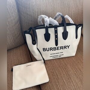 NWOT - Burberry lookalike